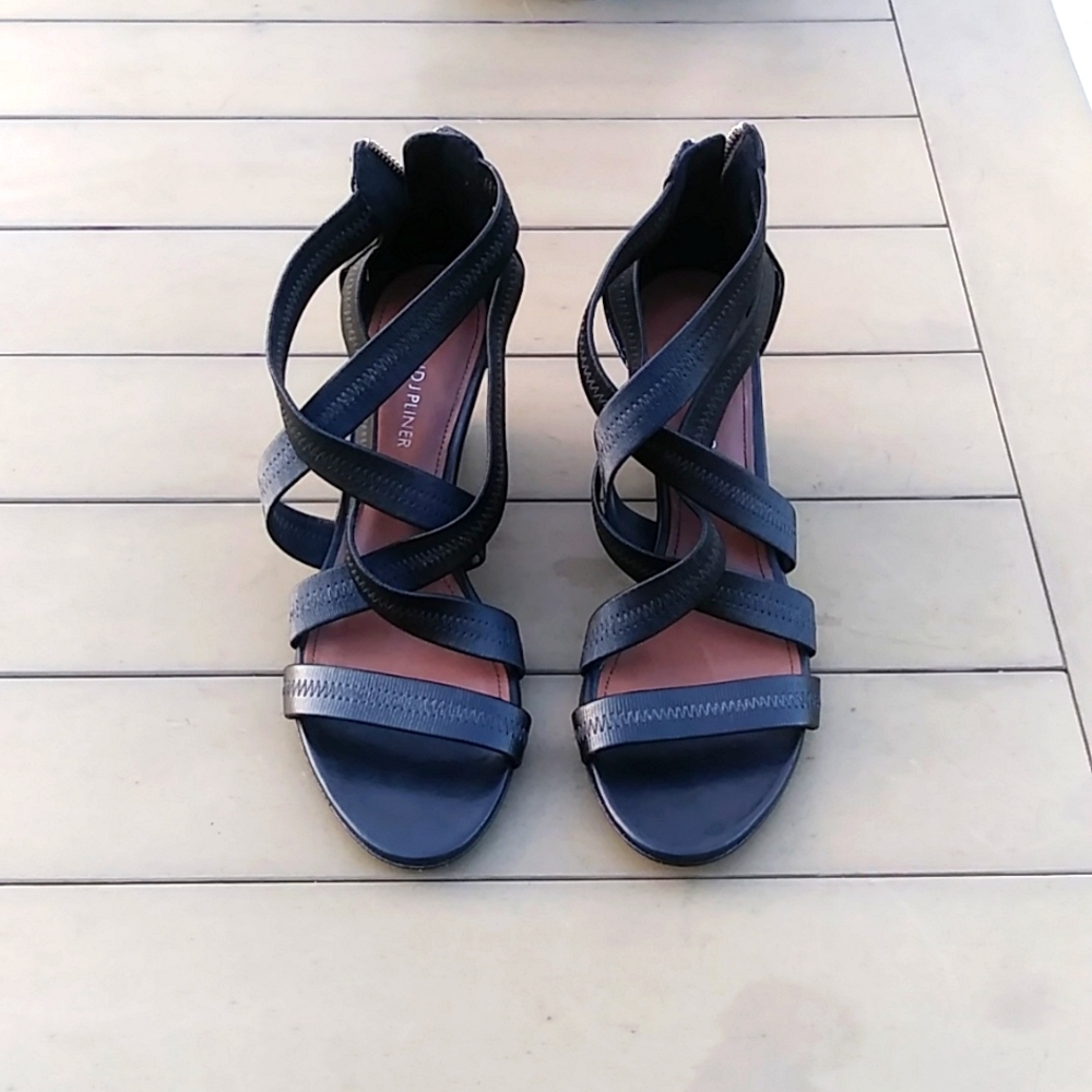 Donald J Pliner Wedges